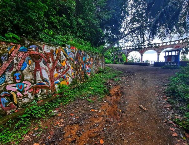 el-miro_jaco_costa-rica_mural_pathway